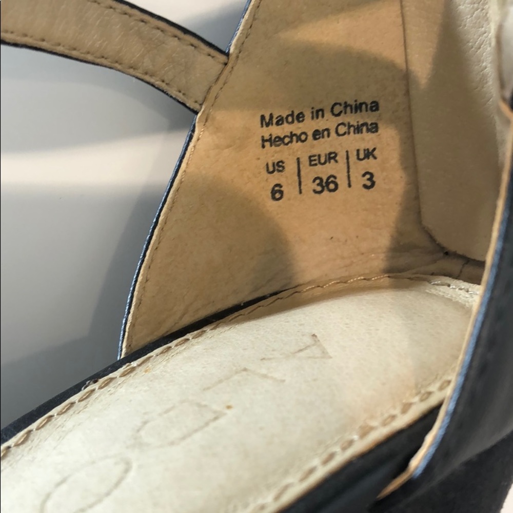 ALDO Black Wedge Sandals Sz 6 - Picture 12 of 15